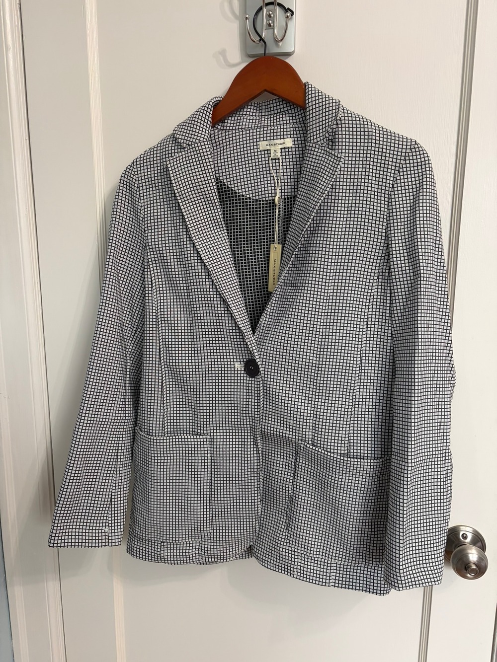 Max Studio Blazer NWT Size M Black White Grid Check One Button $138